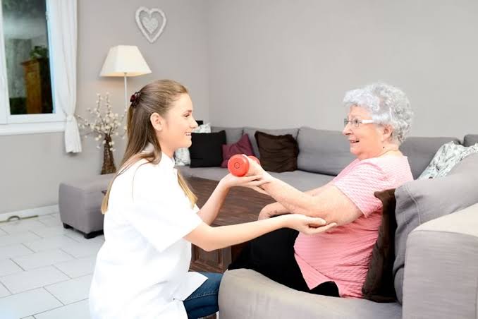 The Benefits of Physiotherapy at Home After Surgery